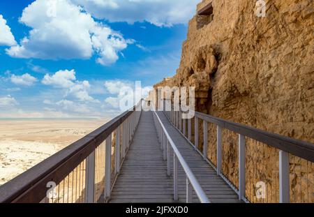 Israel Panoramablick von der Masada-Festung im Nationalpark in der Wüste Negev Judaean in der Nähe des Toten Meeres. Stockfoto