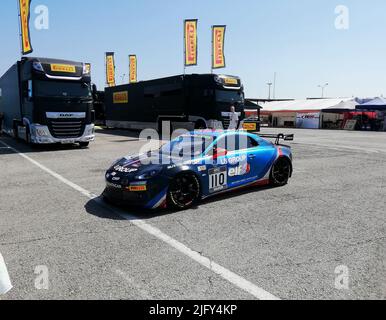 Misano Adriatico, Rimini, Italien. 5.. Juli 2022. Misano Adriatico, Rimini, Italien - 02. Juli 2022 :Wir haben einen Rennwagen Nummer 110 Alpine vom Team Autosport GP gesehen. Am 1., 2. Und 3. Juli fand auf dem Misano World Circuit eine der renommiertesten Automobilveranstaltungen der internationalen Szene statt. Die wichtigsten Motorsportmarken der Welt, von Audi bis Bentley, von Ferrari bis Lamborghini bis BMW und Aston Martin, nahmen am Misano International Circuit Teil. Das Sportereignis ist ''Fanatec GT World Challenge. (Bild: © Pasquale Senatore/Pacific Press via ZUMA Press Wire) Stockfoto