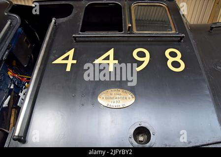 Ex LNER A4 Pacific Dampflok 4498 Sir Nigel Gresley im Lok-Werk von Bridgnorth Depot, Severn Valley Railway, April 2022 Stockfoto