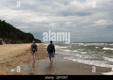 Breslau, Breslau, Polen. 6.. Juli 2022. Wie jedes Jahr beginnen viele Touristen die Weihnachtszeit an der polnischen Küste. In diesem Jahr beschlossen insbesondere Polen, im Land zu bleiben. In Bild: Dziwnow (Bild: © Krzysztof Zatycki/ZUMA Press Wire) Stockfoto