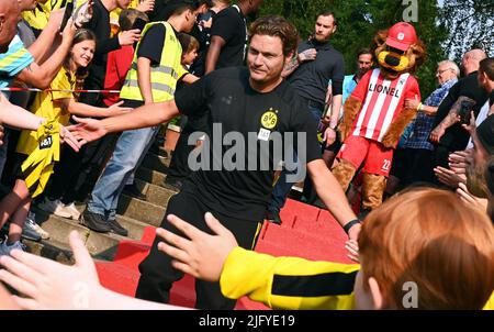 Testspiel für die Saison 2022/2023, Kampfbahn Schwansbell Lünen; Lüner SV - Bor. Dortmund; Cheftrainer Edin Terzic Stockfoto