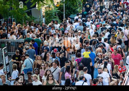 Menschenmengen am Genfer See beim Montreux Jazz Festival Stockfoto