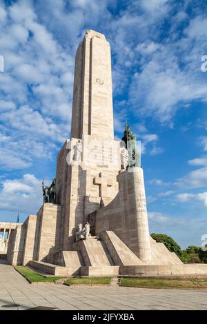 ROSARIO, ARGENTINIEN - 12. MÄRZ 2021: Nationalflaggendenkmal. In der Stadt Rosario, Argentinien. Monumento a la Bandera. Stockfoto