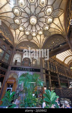 Ungarn, Budapest, Párisi Udvar, Pariser Innenhof, Arkade, Innen, Stockfoto