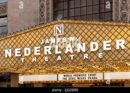 Das James M. Nederlander Theater befindet sich im Loop-Viertel von Chicago, das früher als Oriental Theatre bekannt war. Stockfoto