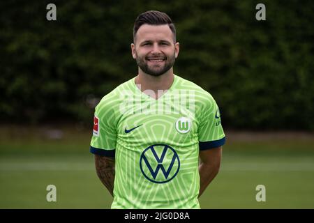 Wolfsburg, Deutschland. 06.. Juli 2022. Fußball: Bundesliga, Fotosession für die Saison 2022/23, VfL Wolfsburg, Renato Steffen. Quelle: Swen Pförtner/dpa/Alamy Live News Stockfoto