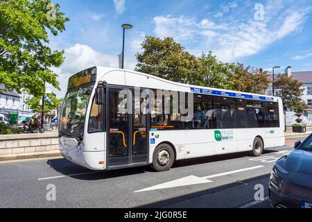 Rural Transport Program/TFI Local Link Bus in Donegal Town, County Donegal, Irland Stockfoto