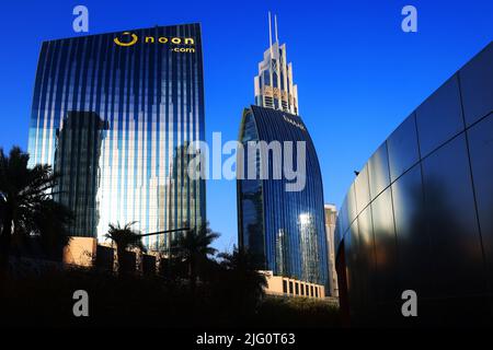 Spiegelung, Dubai, Wolkenkratzer, , moderne Architektur, Atmberaubende Aussicht auf die Skyline mit Hochhäuser, Skyscraper und Hotel Stockfoto