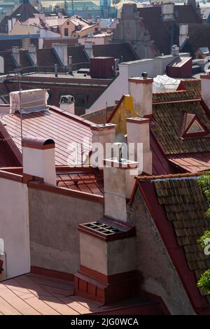 Tallinn, Estland. Juli 2022. Blick auf die Stadt von der Aussichtsplattform Kohtuotsa Stockfoto
