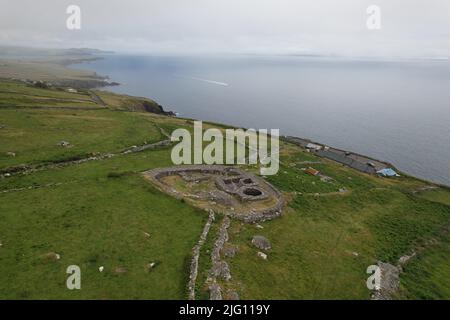 Fahan Beehive Huts Dingle Peninsula Ireland Drohne Luftaufnahme Stockfoto