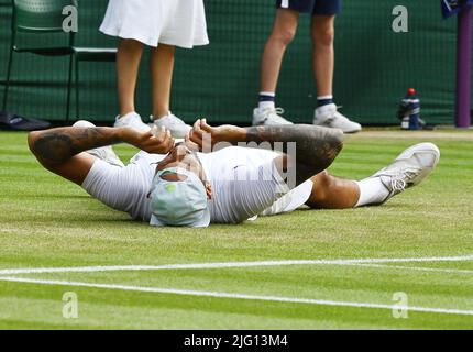 London, Gbr. 06.. Juli 2022. London Wimbledon Championships Day 06/07/2022 Nick Kyrgios (AUS) gewinnt Viertelfinalspiel auf Platz 1 Credit: Roger Parker/Alamy Live News Stockfoto