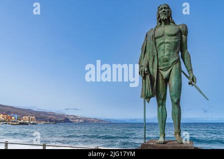 Candelalria, Teneriffa, Spanien, 19. Juni 2022. Skulpturen von Guanchen-Königen in Candelaria, Teneriffa, Kanarische Inseln. Stockfoto