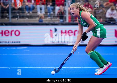 AMSTELVEEN, NIEDERLANDE - 6. JULI: Sarah Hawkshaw aus Irland beim Spiel der FIH Hockey Women's World Cup 2022 zwischen Irland und Deutschland im Wagener Hockey Stadium am 6. Juli 2022 in Amstelveen, Niederlande (Foto: Jeroen Meuwsen/Orange Picles) Stockfoto