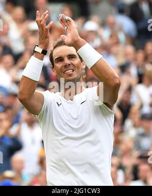 London, Gbr. 06.. Juli 2022. London Wimbledon Championships Day 06/07/2022 Rafa Nadal (ESP) feiert den Sieg im Viertelfinale Credit: Roger Parker/Alamy Live News Stockfoto