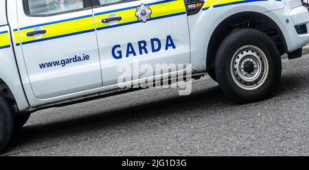 Ein Jeep-Auto von Garda auf den Straßen von Dublin, Irland. Stockfoto