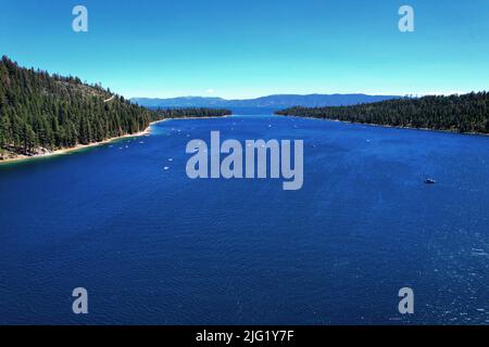 Wunderschönes Wasser am Emerald Bay Lake Tahoe Stockfoto