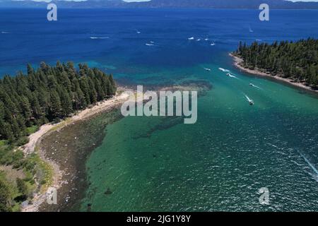 Wunderschönes Wasser am Emerald Bay Lake Tahoe Stockfoto