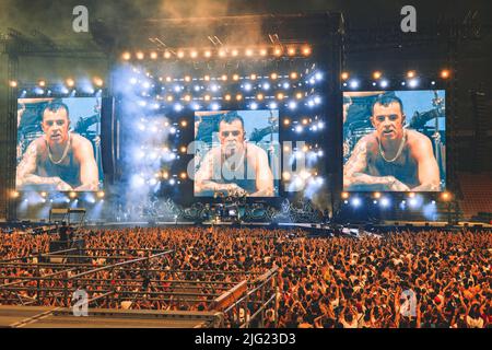 07/07/2022 - der italienische Rapper SALMO spielt live im San Siro Stadion in Mailand, Italien. Stockfoto