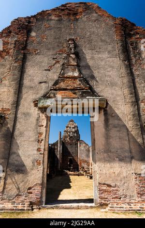 Wat Phra Sri Rattana Mahathat, Fassade der Haupthalle, Lopburi (Lop Buri), Thailand, Südostasien, Asien Stockfoto