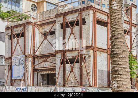 Tel Aviv, Israel - 27. Mai 2022: 1948 in Tel Aviv, Meir Dizengoff am Rothschild Boulevard, verkündet der Volksrat, angeführt von David Ben-Gurion, Stockfoto