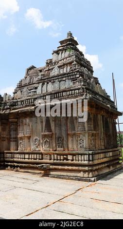 Rückansicht eines der fünf Schreine des Panchalingeshwara-Tempels, Govindanahalli, Mandya-Bezirk, Karnataka, Indien. Panchalingeshwara Tempel ist nur Stockfoto