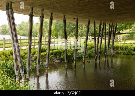 Tunstall , Stoke on Trent vereinigtes Königreich Mai 27 2022 Stahlbeine halten westport See Besucherzentrum Gebäude Stockfoto