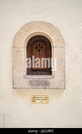 Historisches Weinfenster oder Buchette Del Vino in Florenz Italien Stockfoto