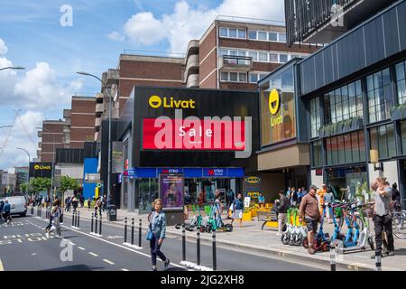 London - Juni 2022: Livat Hammersmith, ein Einkaufszentrum und Bürokomplex an der King Street im Westen Londons Stockfoto