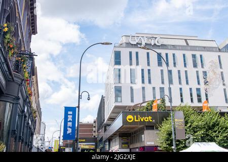 London - Juni 2022: Livat Hammersmith und Lyric Theatre, ein Einkaufszentrum, ein Theater- und Bürokomplex an der King Street im Westen Londons Stockfoto