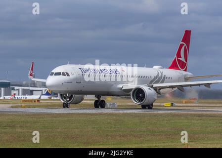 Turkish Airlines Airbus A321-271NX REG TC-LST am Flughafen Manchester. Stockfoto