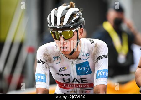 Tadej POGACAR (Slowenien) vom VAE Team Emirates während der Tour de France 2022, Radrennen Etappe 5, Lille Metropole - Arenberg Porte du Hainaut (157 km) am 6. Juli 2022 in Waller, Frankreich - Foto: Matthieu Mirville/DPPI/LiveMedia Stockfoto