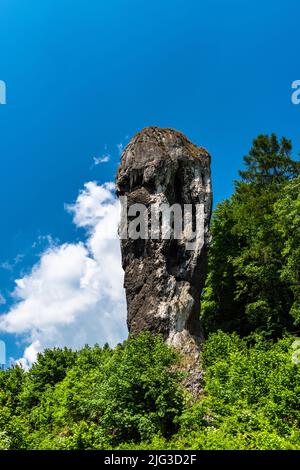 Hercules Mace, Natursteinformation im Ojcowski-Nationalpark in der Nähe von Krakau, Polen. Stockfoto