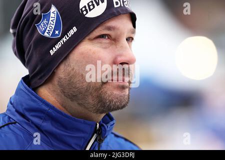 Bandy-Spiel zwischen IFK Motala gegen Sandvikens AIK/BK, K-Bygg Arena, Motala, Schweden. Im Bild: IFK Motalas Trainer Mattias Sjöholm. Stockfoto