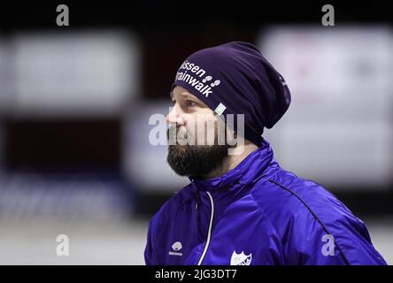 Bandy-Spiel zwischen IFK Motala gegen Edsbyns IF, XL Arena, Motala, Schweden. Im Bild: IFK Motalas Trainer Mattias Sjöholm. Stockfoto