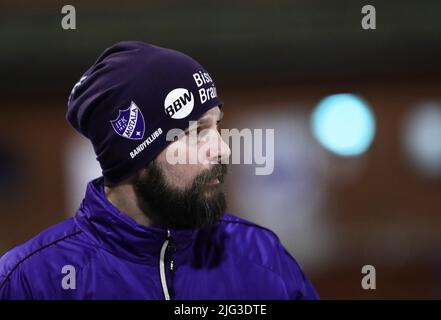 Bandy-Spiel zwischen IFK Motala gegen Edsbyns IF, XL Arena, Motala, Schweden. Im Bild: IFK Motalas Trainer Mattias Sjöholm. Stockfoto