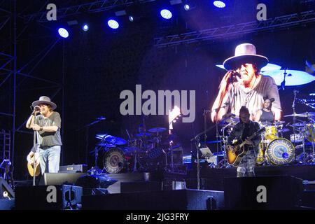 (7/4/2022) Zucchero 'Sugar' Fornaciari spielte auf der Bühne des Estestate Festivals 2022 im Carrarese Castle in Este (PD) (Foto: Mimmo Lamacchia / Pacific Press/Sipa USA) Stockfoto