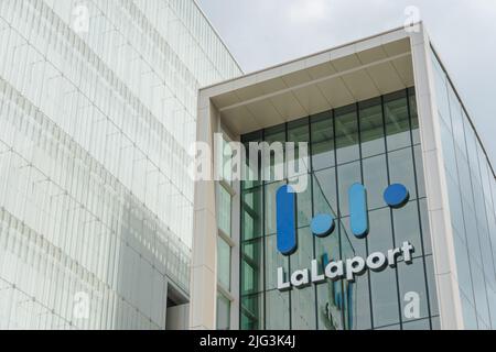 Kuala Lumpur, Malaysia - Juni 10,2022 : Außenansicht des BBCC (LaLaport Bukit Bintang City Centre) befindet sich in Bukit Bintang, in der Nähe von Ku Stockfoto