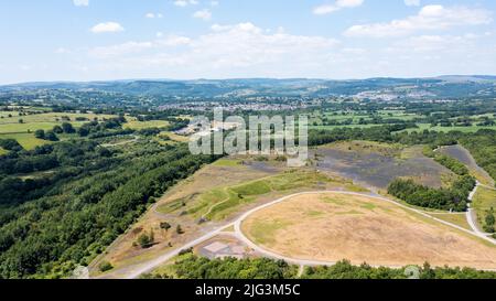 Eine Luftaufnahme des Parc penallta ein Landschaftspark, der auf dem Gelände der alten Kohlekollierie in Südwales errichtet wurde Stockfoto