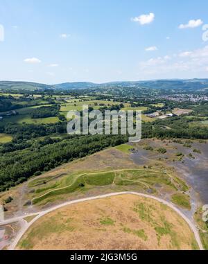 Eine Luftaufnahme des Parc penallta ein Landschaftspark, der auf dem Gelände der alten Kohlekollierie in Südwales errichtet wurde Stockfoto