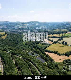 Eine Luftaufnahme des Parc penallta ein Landschaftspark, der auf dem Gelände der alten Kohlekollierie in Südwales errichtet wurde Stockfoto