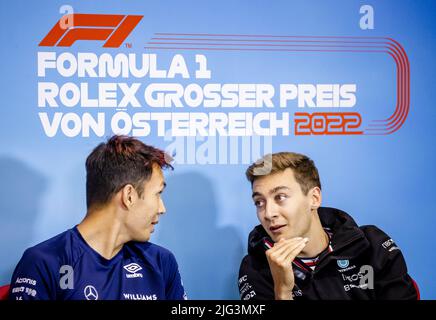 Spielberg, Österreich. 7.. Juli 2022. SPIELBERG - Alexander Albon (Williams) und George Russell (Mercedes) bei einer Pressekonferenz auf der Rennstrecke des Red Bull Rings vor dem Großen Preis von Österreich. Quelle: SEM VAN DER WAL /ANP/Alamy Live News Stockfoto