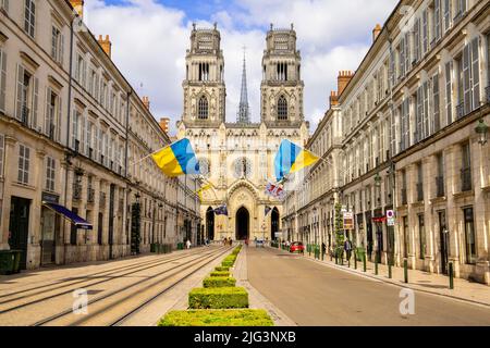 Die Kathedrale des Heiligen Kreuzes (Sainte-Croix) von Orleans in der Region Centre-Val de Loire in Frankreich. Es wurde ursprünglich von 1278 bis 1329 gebaut. Der Stockfoto