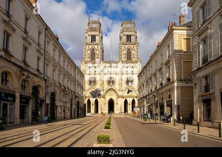 Die Kathedrale des Heiligen Kreuzes (Sainte-Croix) von Orleans in der Region Centre-Val de Loire in Frankreich. Es wurde ursprünglich von 1278 bis 1329 gebaut. Der Stockfoto