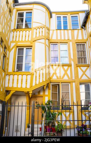 Traditionelles Haus, Altstadt von Orleans, Region Centre-Val de Loire; Frankreich Stockfoto