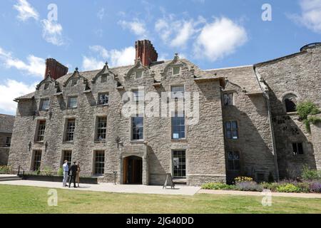 Hay Castle in Hay-on-Wye, Powys, Wales, das vom Prince of Wales besucht wurde. Bilddatum: Donnerstag, 7. Juli 2022. Stockfoto