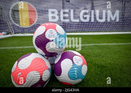 Wigan, England, 07. Juli 2022, Illustration Bild aufgenommen während einer Trainingseinheit der belgischen Nationalmannschaft der Frauen, der Roten Flammen, in Wigan, England am Donnerstag, 07. Juli 2022, in Vorbereitung auf das Women's Euro 2022 Turnier. Die UEFA-Fußball-Europameisterschaft der Frauen 2022 findet vom 6. Bis 31. Juli statt. BELGA FOTO DAVID CATRY Stockfoto