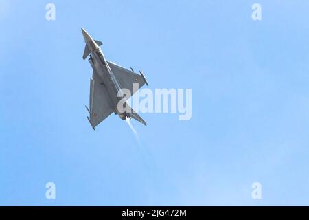 Spanischer Luftstreitflugzeug Eurofighter Typhoon auf dem Display Stockfoto