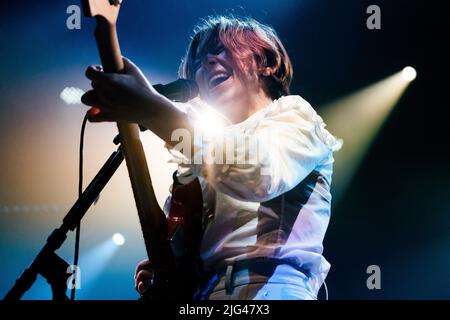 Roskilde, Dänemark. 01., Juli 2022. Die amerikanische Sängerin und Songwriterin Snail Mail spielt ein Live-Konzert während des dänischen Musikfestivals Roskilde Festival 2022 in Roskilde. (Bildnachweis: Gonzales Photo - Maltthe Ivarsson). Stockfoto