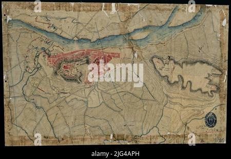 [Plan der Stadt und des Schlosses von Lleida]. Titel aus der SH+2391/L-G-7/2 Dokumenthandschrift in schwarzer Tinte und farbigem Aquarell in blauem und pfeilorientiertem Karmin, N. bis S. Relief, dargestellt durch normale, erscheinen numerische und alphabetische Tasten ohne Erklärung. Unleserlich an den Rändern zusätzlich zum Dokument SH+2391/L-G-7/2, das eine datierte Kopie ist Stockfoto