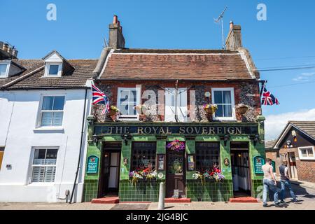 Shoreham-by-Sea, Juli 1. 2022: The Royal Sovereign Pub Stockfoto